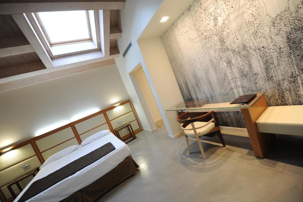 Junior Suite (full double bed)