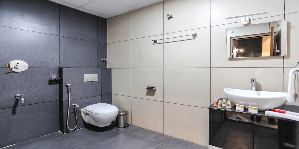 Premium Double Suite full double bed