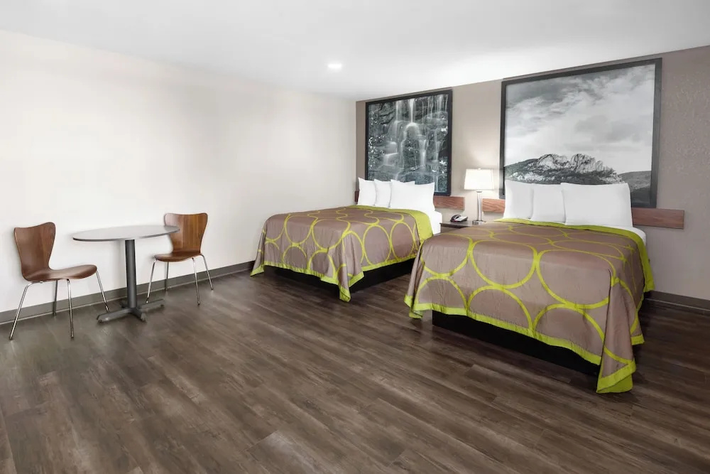 Business Quadruple room