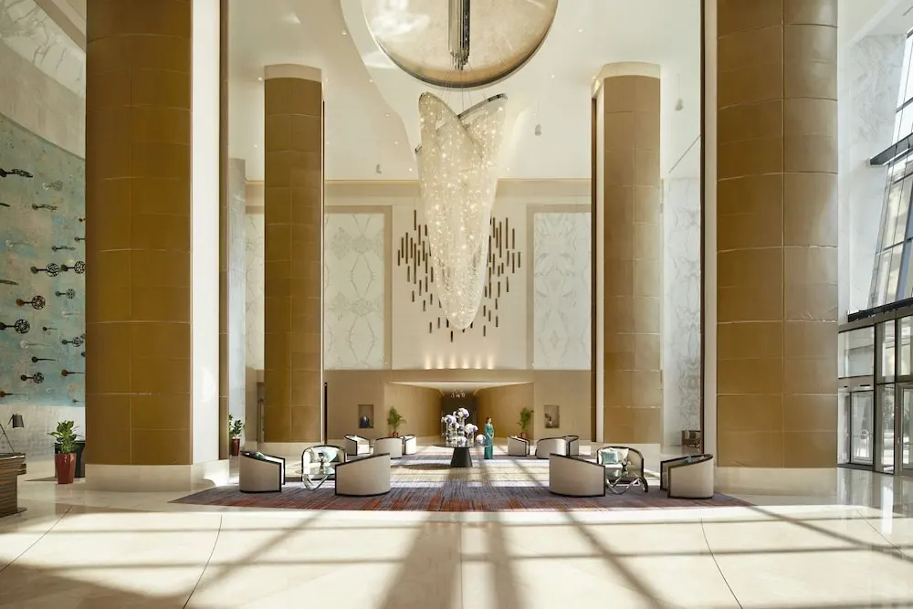 Апартаменты в отеле Fairmont Baku в комплексе «Огненные башни» — фото