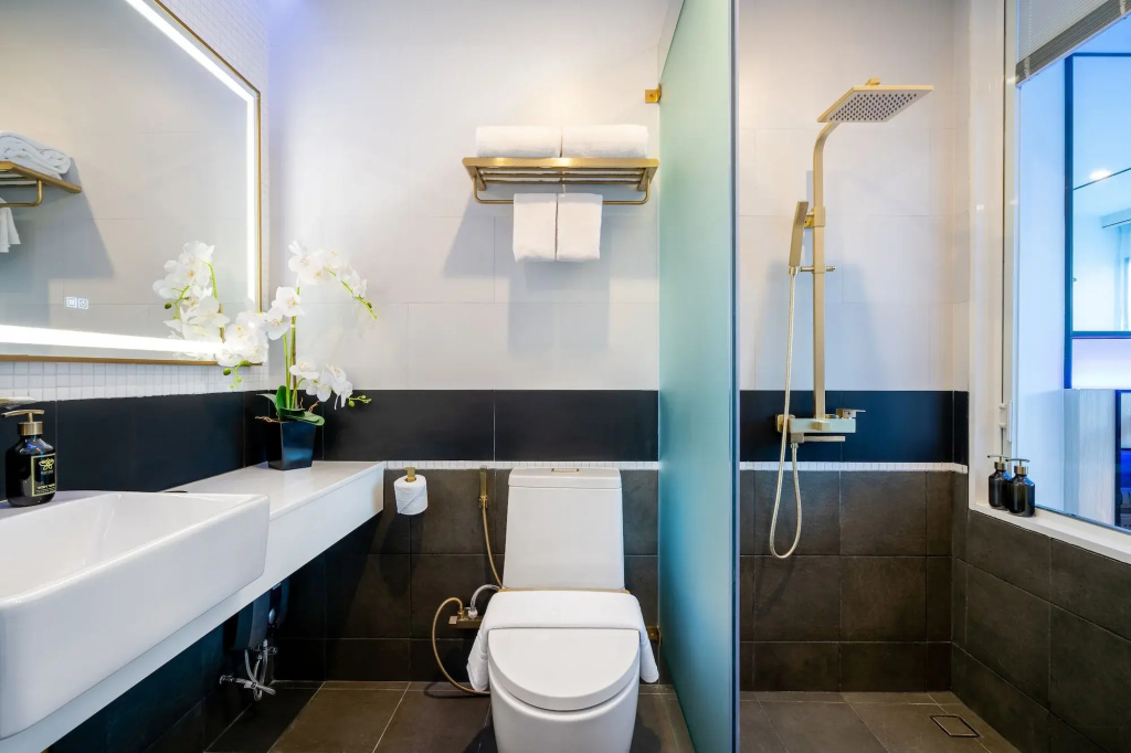 Отель Ratri Hotel Phuket Old Town в Пхукет (город)