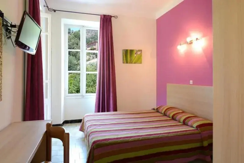 Standard Double room with balcony (full double bed)