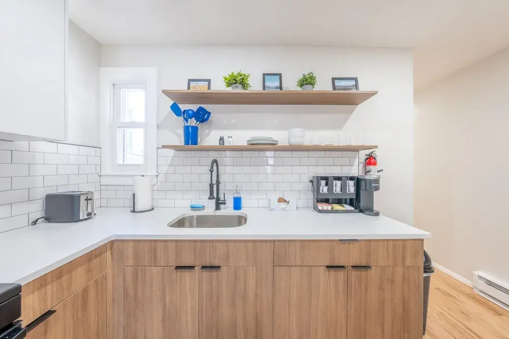Modern 2BR North Ironbound Apartment — фото 6