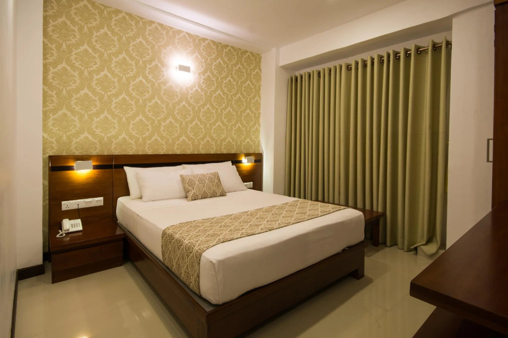 Deluxe Double room (full double bed)