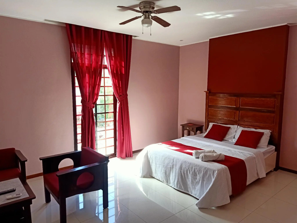 Deluxe Double room (full double bed)