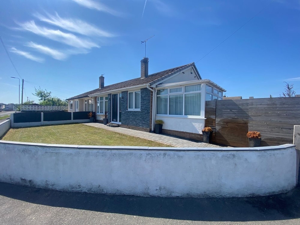 Cozy Coastal Bungalow in Prestatyn — фото 1