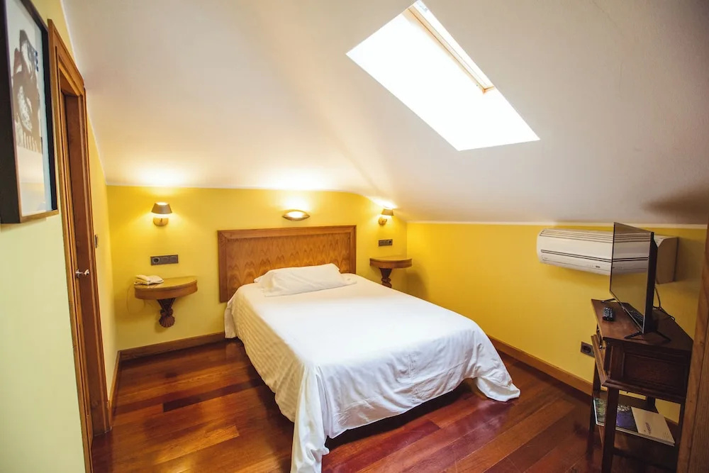 Economy room
