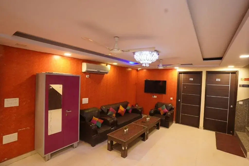 Lobby & Reception