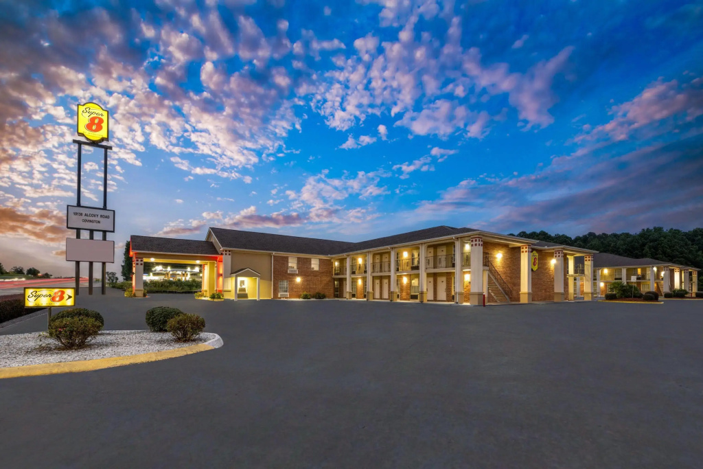 Super 8 by Wyndham Covington