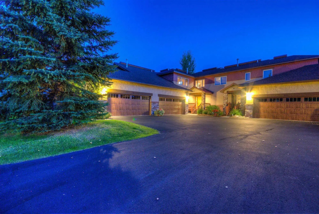 Cascades at Eagleridge by Retreatia
