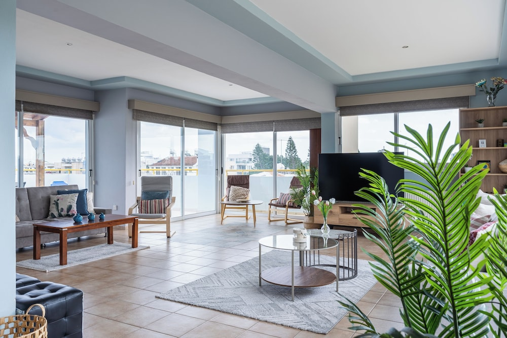 Melograno 2-BR Apt. & Terrace in Larnaca