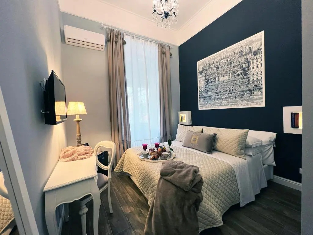 Deluxe Double room (full double bed)