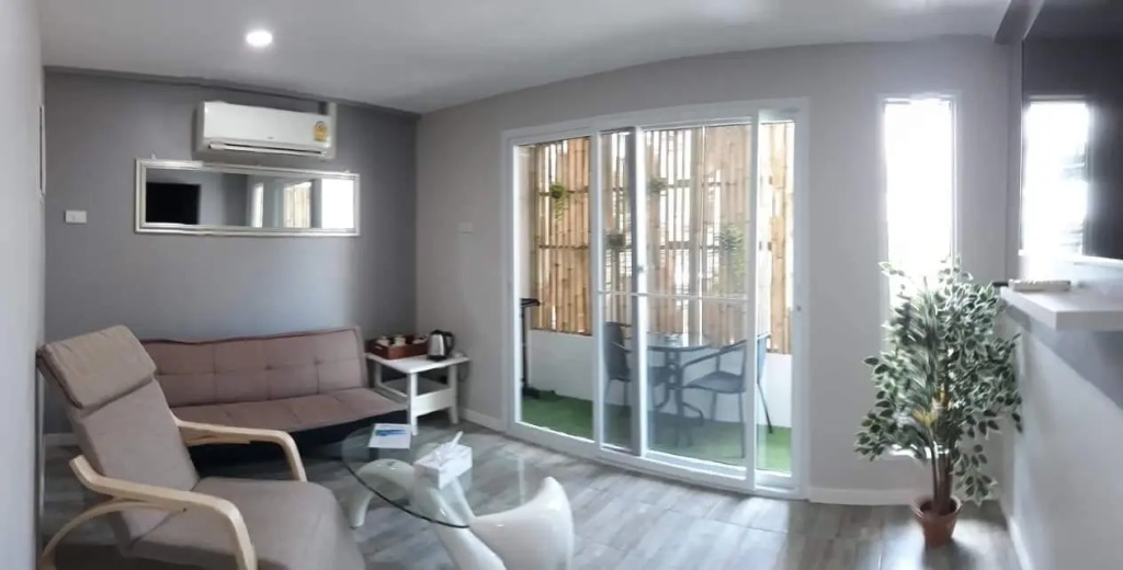 2 Bedrooms Quadruple Apartment