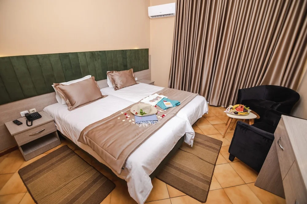 Standard Double room with garden view (full double bed)