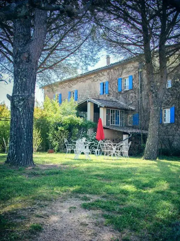 Chambres d'Hôtes et Gîtes Le Mas Bleu & Spa Resort