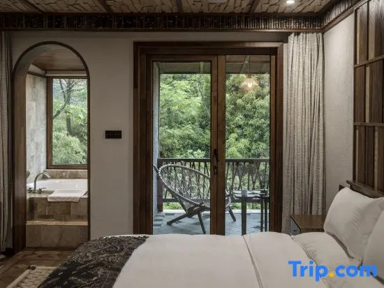 Standard Double room with view (full double bed)