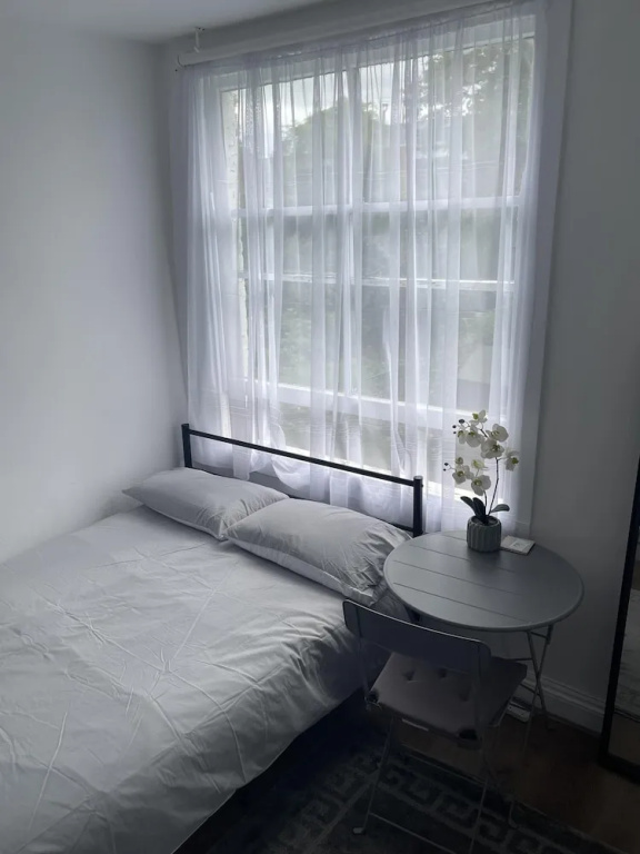 Charming Studio in London - 1 Person Only
