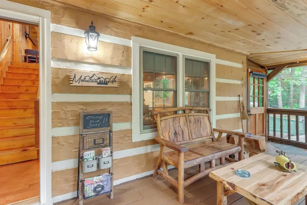 Near Hiking Trails: Hot Tub Haven in Ellijay!
