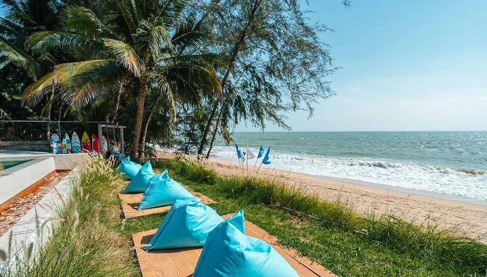 Beach & Waterfront