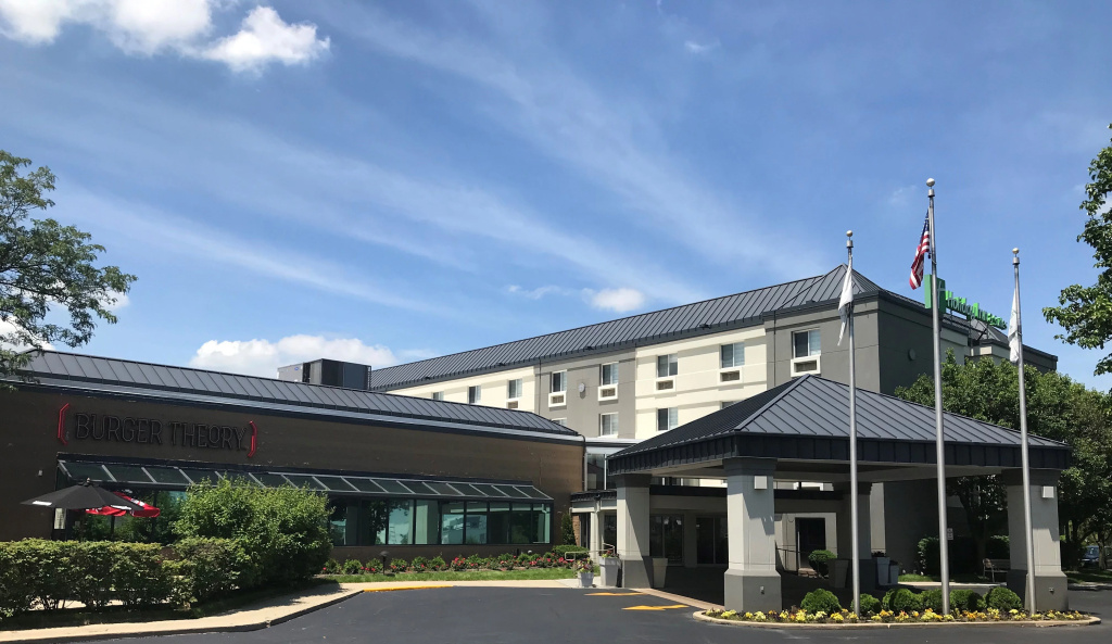 Holiday Inn & Suites Chicago-Carol Stream (Wheaton) by IHG