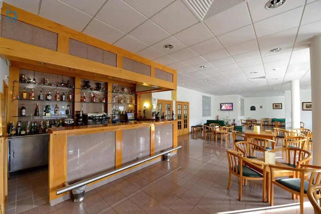 Food & Beverage