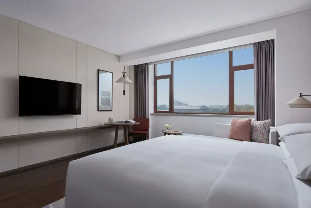 1 Bedroom Deluxe Double Suite (full double bed)
