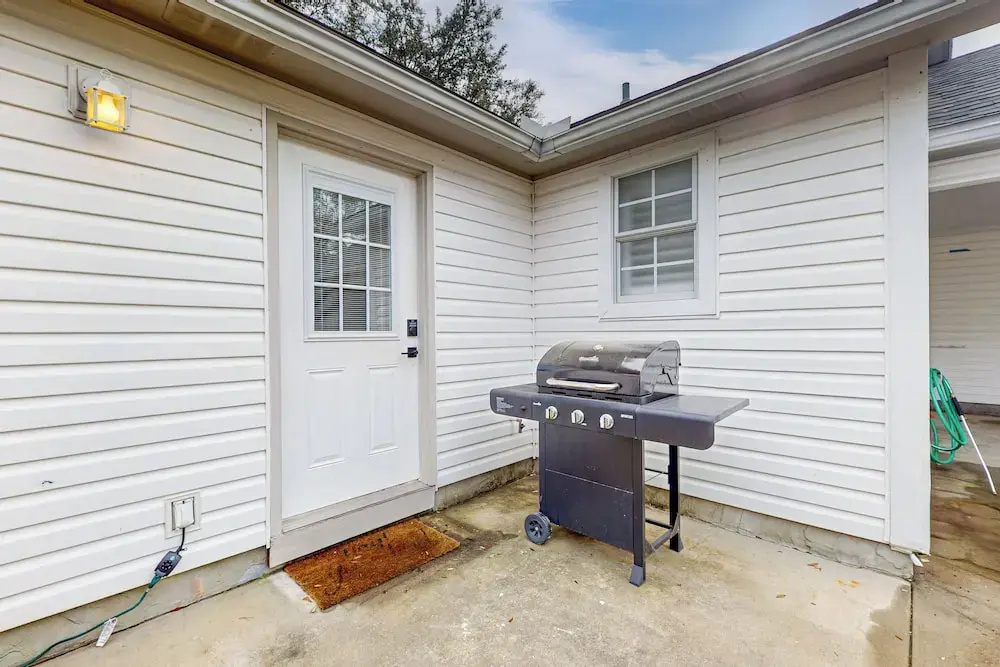 Dog-friendly Yard! Retreat 11 Mi to Destin & Beach