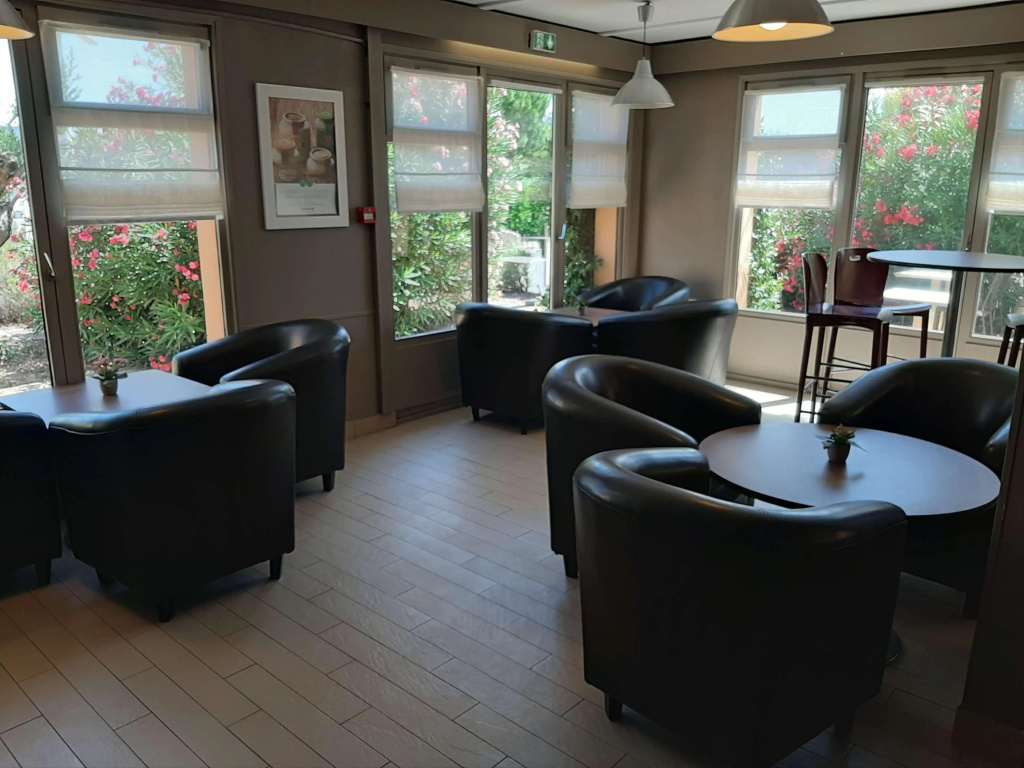 Lobby & Reception