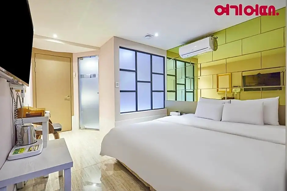 Deluxe Double room (twin beds)
