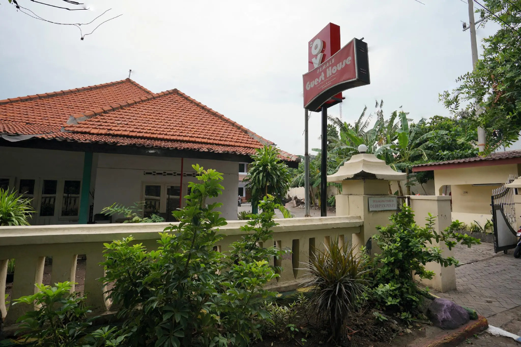 OYO 2003 Female Guest House