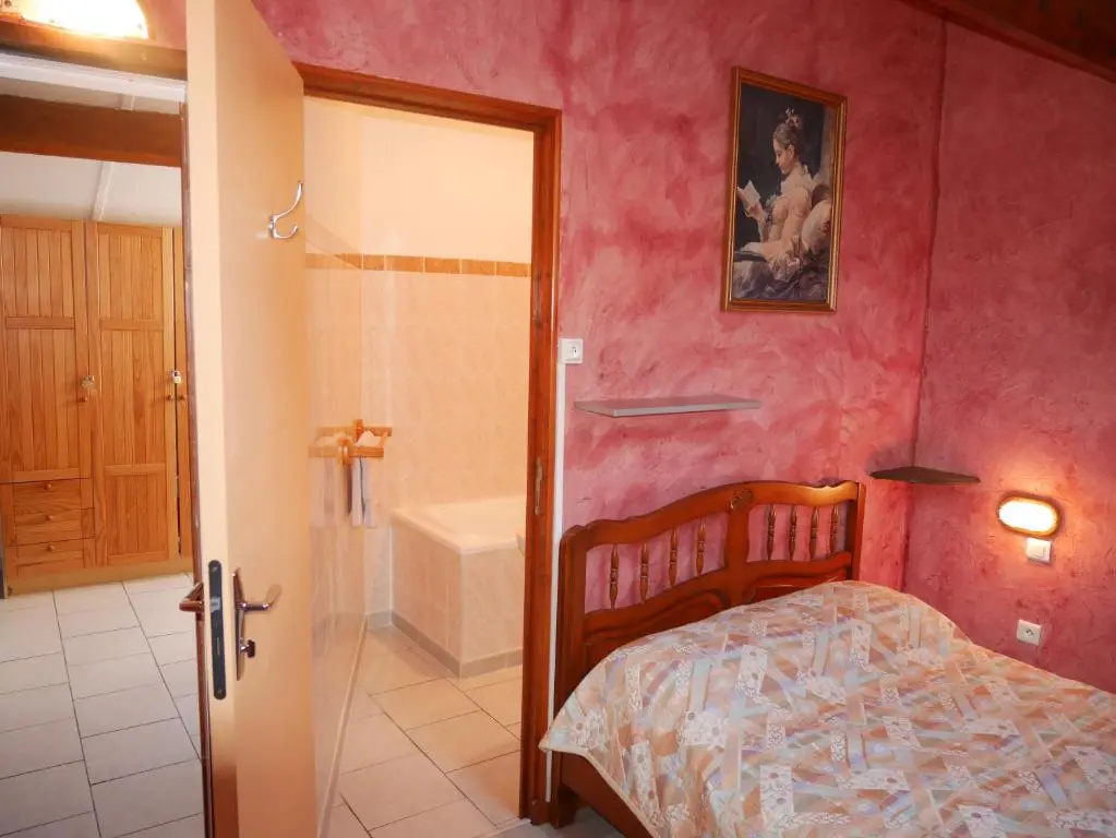 Standard Double room (full double bed)