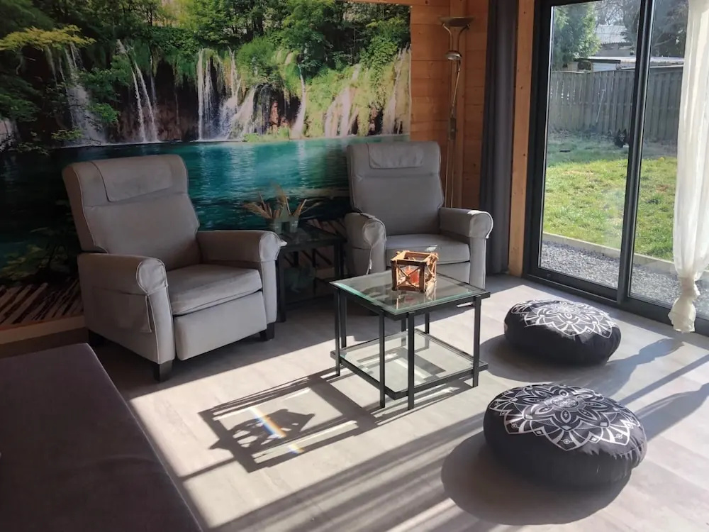 Enigma Lounge Chalet With Swimming Pool