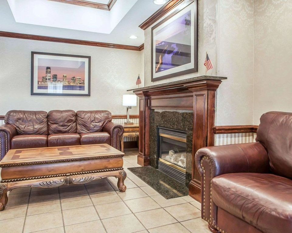 Lobby & Reception