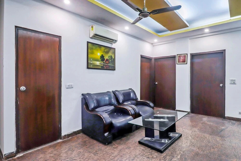 Lobby & Reception