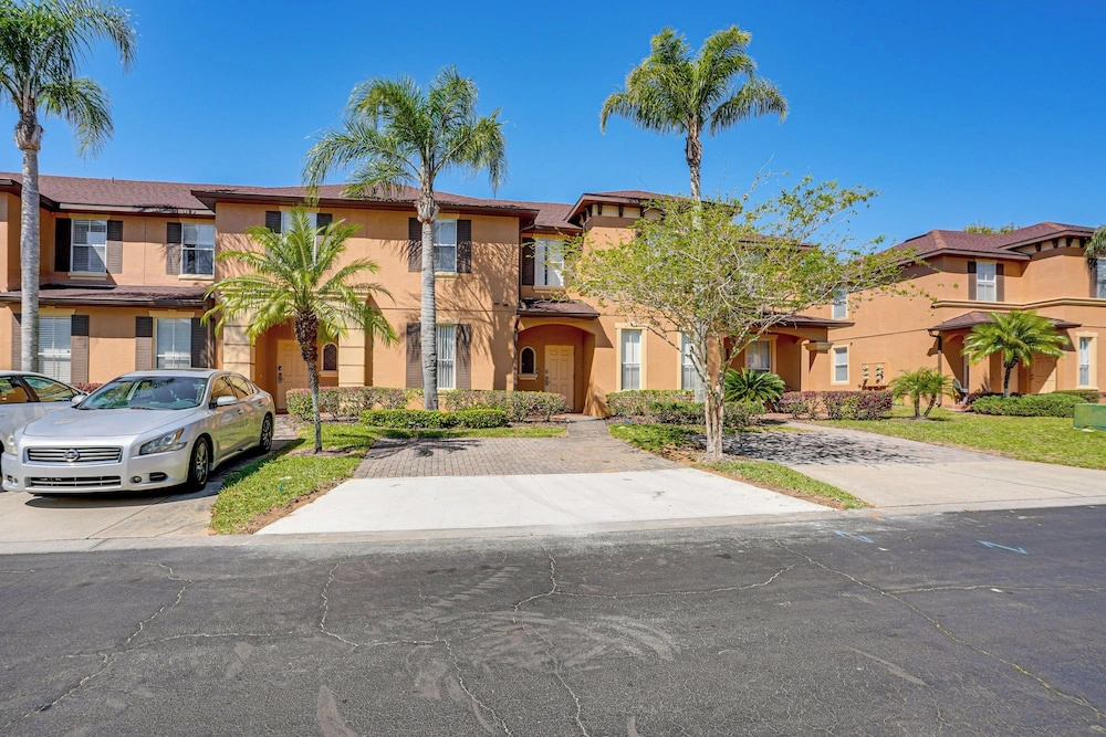 9 Mi to Disney: Spacious Resort Home w/ Lazy River