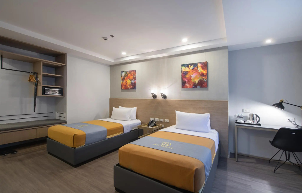 Deluxe Double room (full double bed)