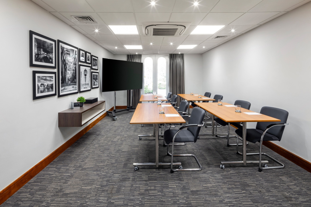 Holiday Inn Gloucester-Cheltenham by IHG - Général