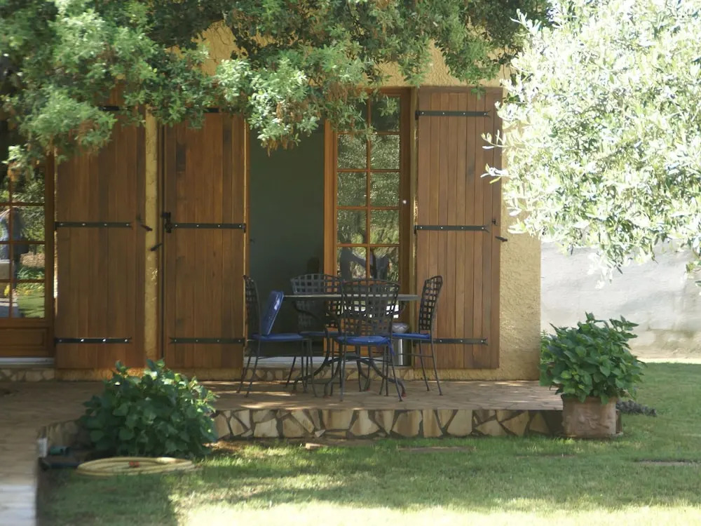 Cozy Villa In Sorgues With Swimming Pool