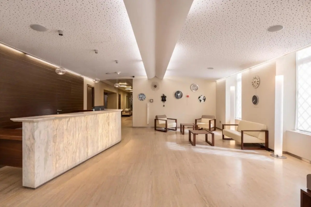 Lobby & Reception