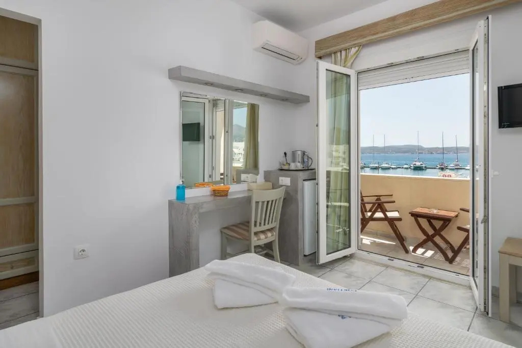 Standard Double room with sea view (full double bed)