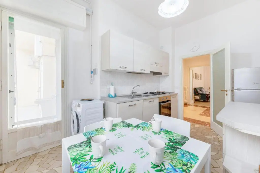 Guesthost - Il Salotto Blu - Appartamento Con Parcheggio