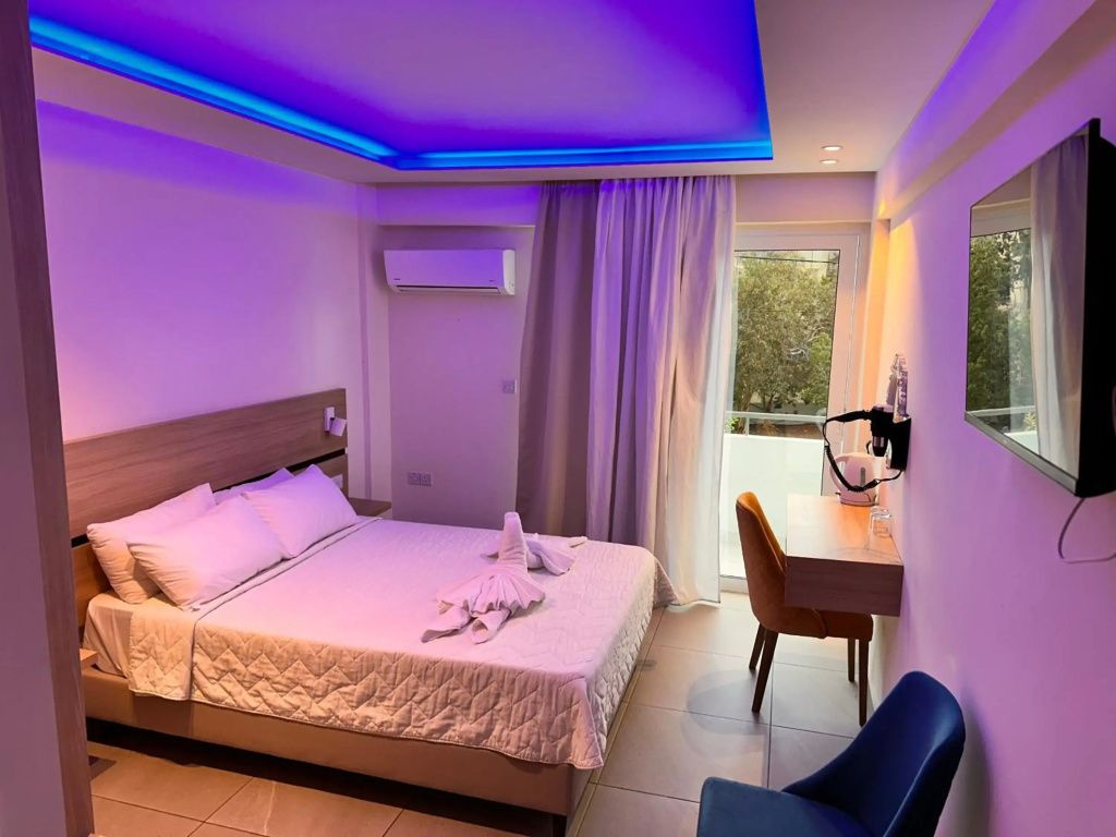 San Remo Hotel — Larnaca, Larnaca Region