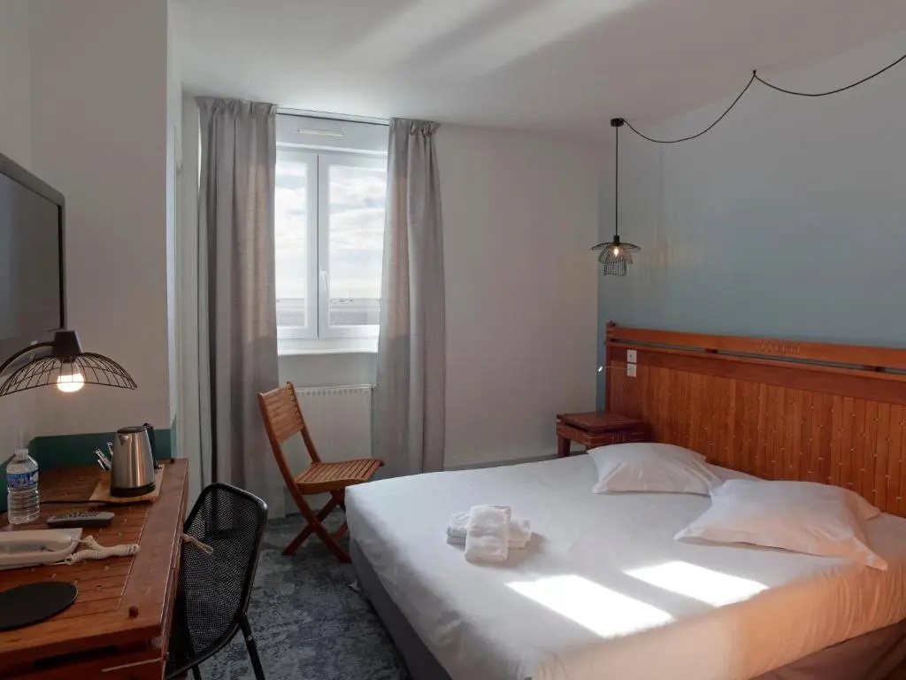 Standard Double room with sea view (full double bed)