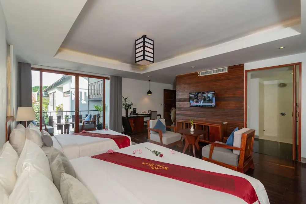 2 Bedrooms Family Suite with balcony