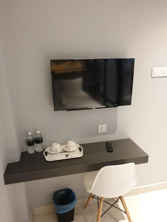 Deluxe Double room (full double bed)