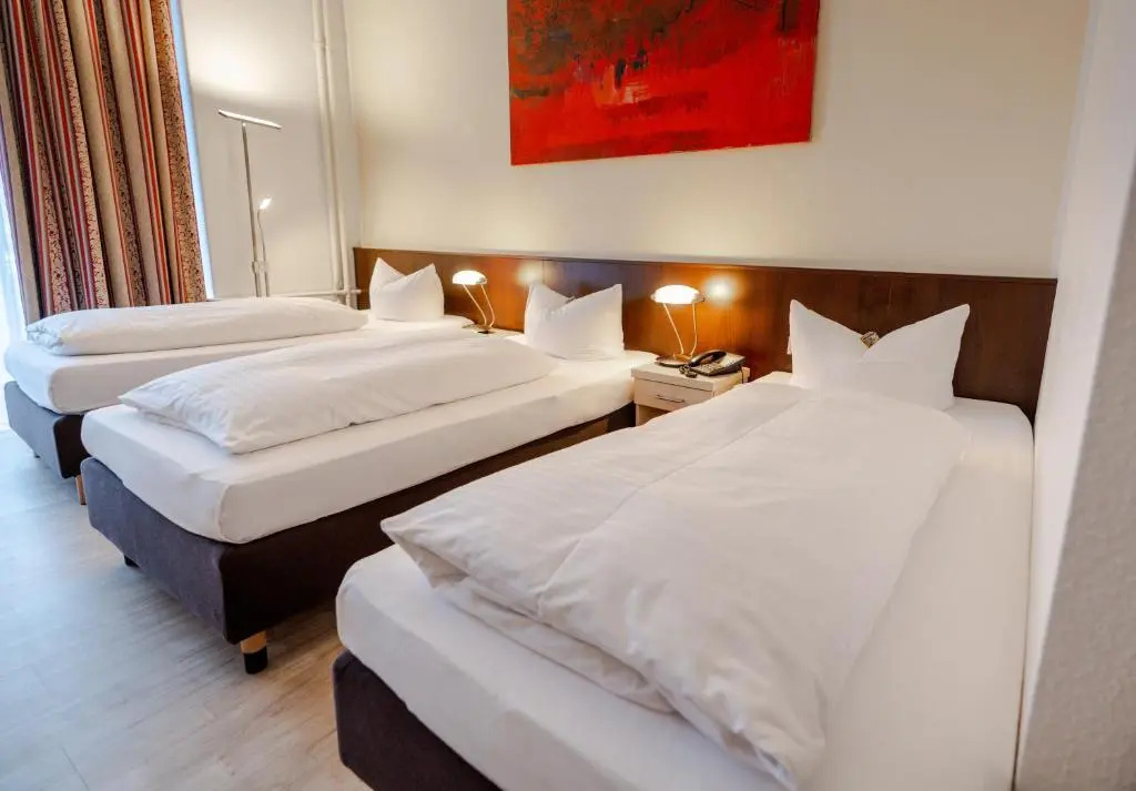 Standard Triple room