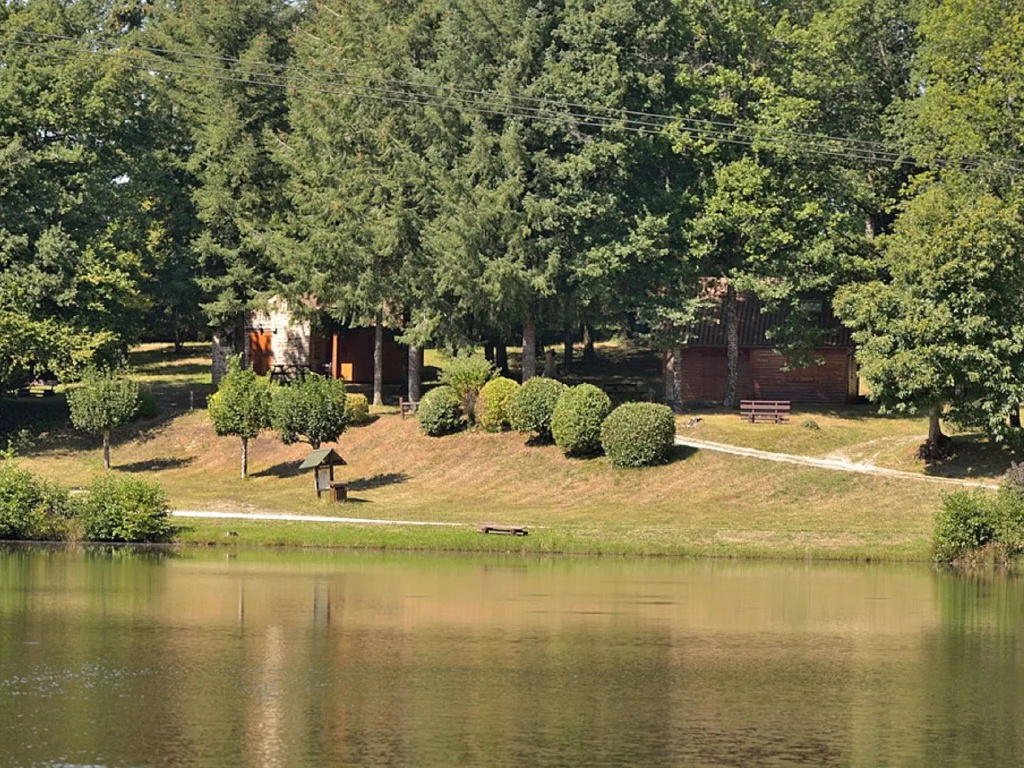 Cozy Holiday Home in Cussac with Private Terrace, Barbecue