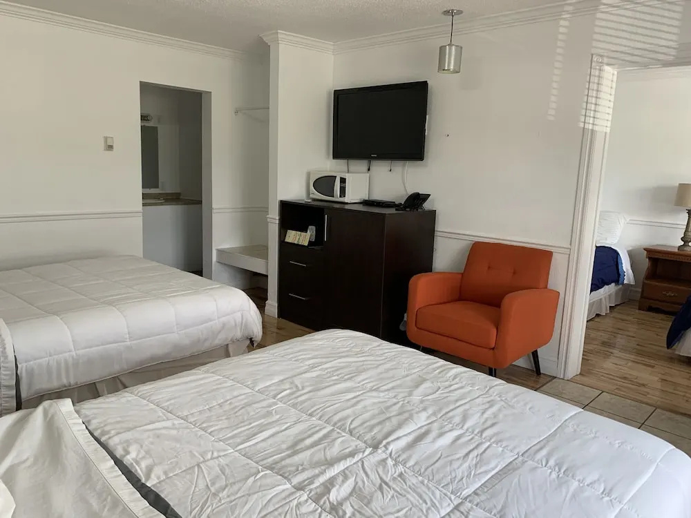 2 Bedrooms Standard Family room
