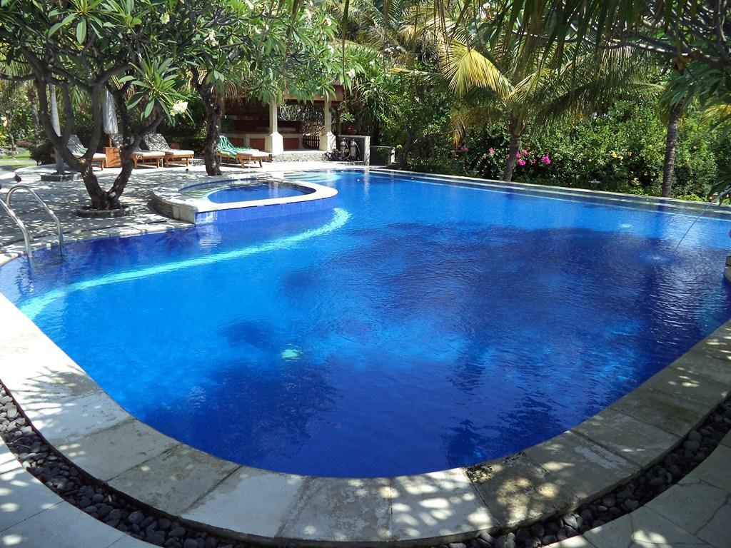 Arya Amed Beach Resort