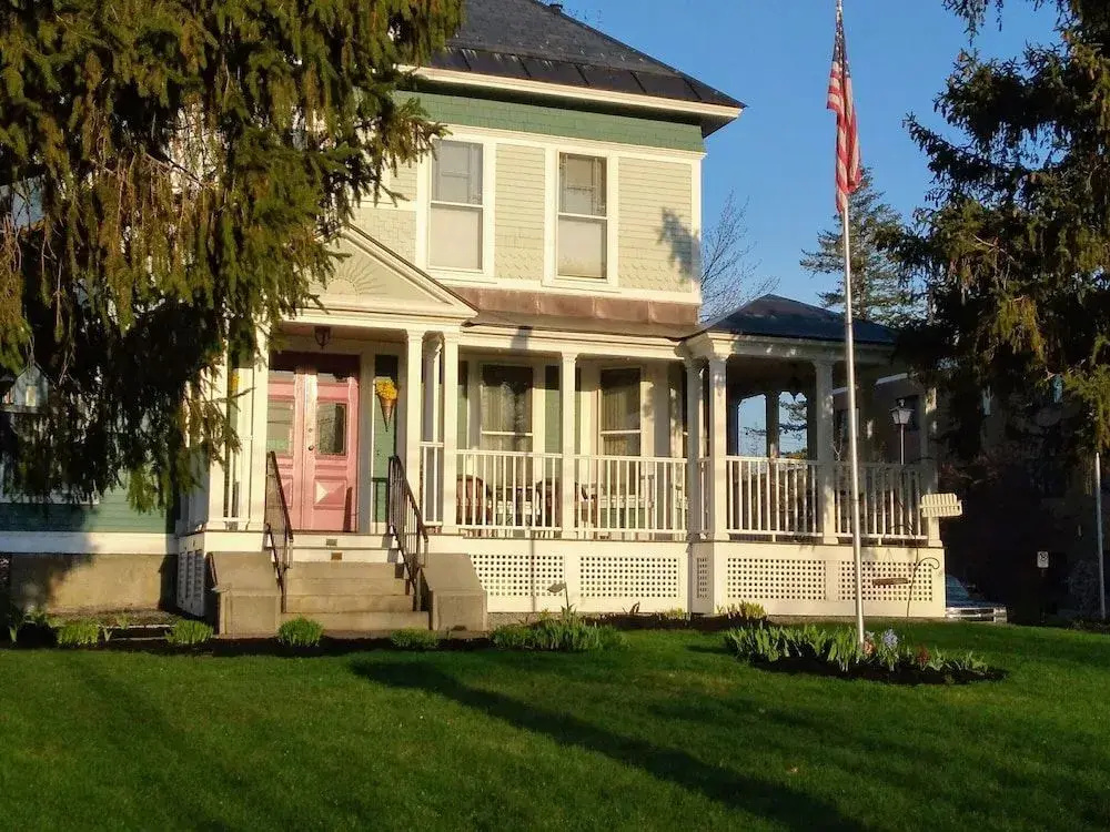 Ash Street Inn